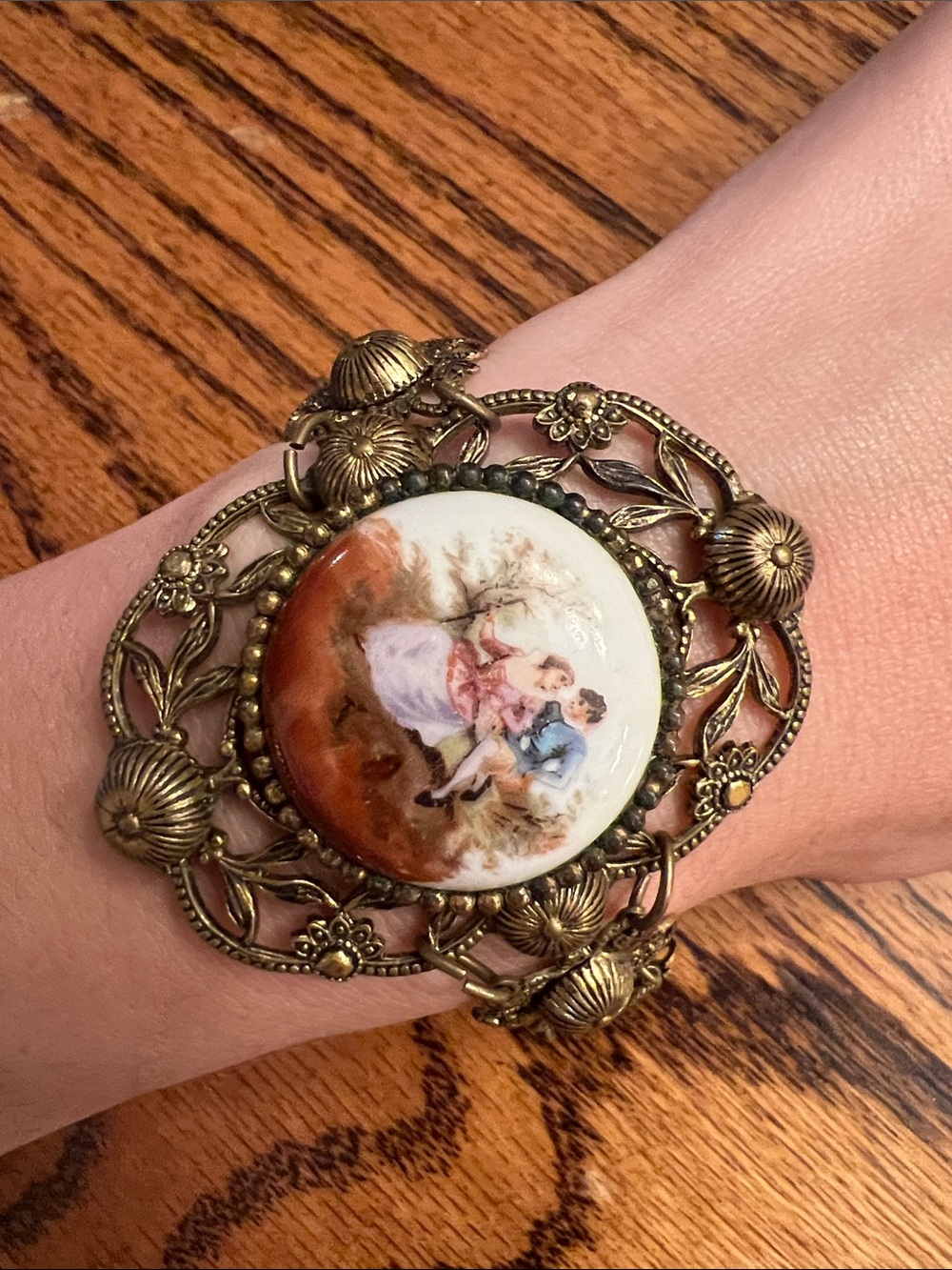 Vintage Cameo Medallion Bracelet - Bronze Tone with Hand-Painted Scene Jewelry - Picture 2 of 9